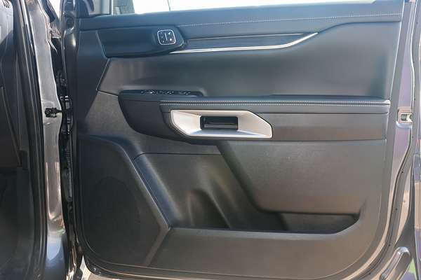2023 Ford Everest Platinum