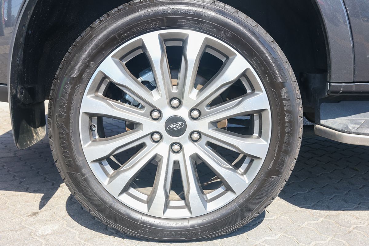 2023 Ford Everest Platinum