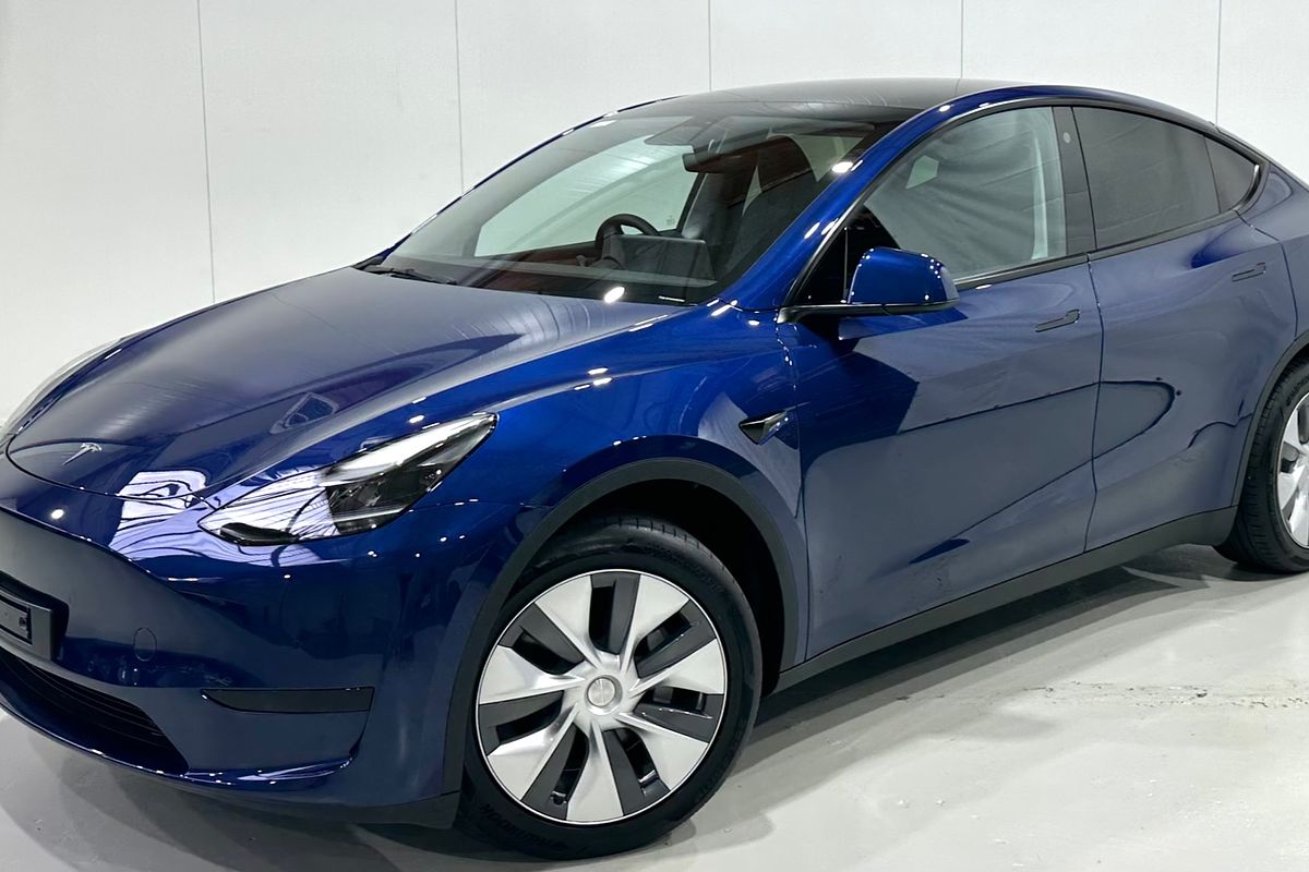 2022 Tesla Model Y Rear-Wheel Drive