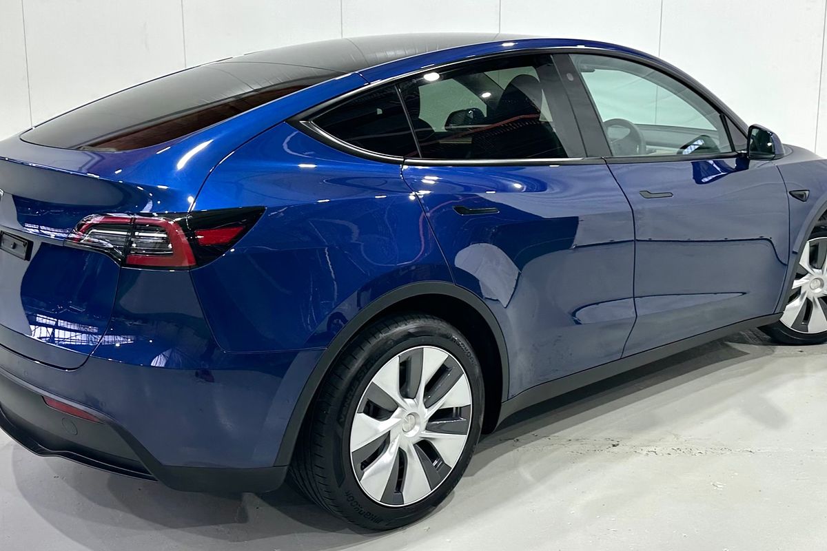 2022 Tesla Model Y Rear-Wheel Drive