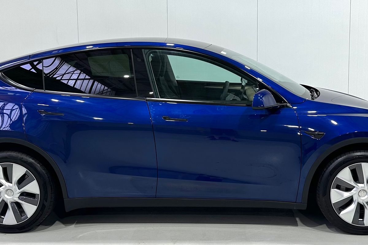 2022 Tesla Model Y Rear-Wheel Drive