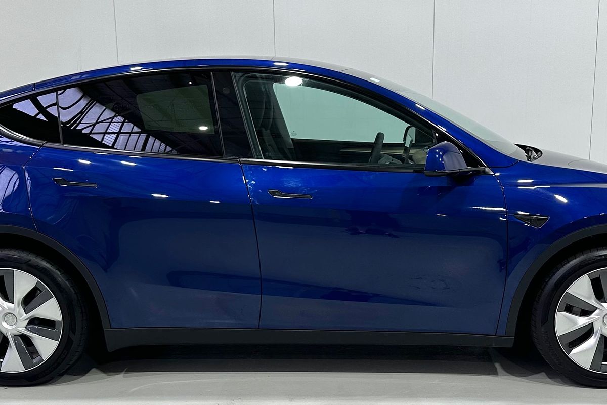 2022 Tesla Model Y Rear-Wheel Drive