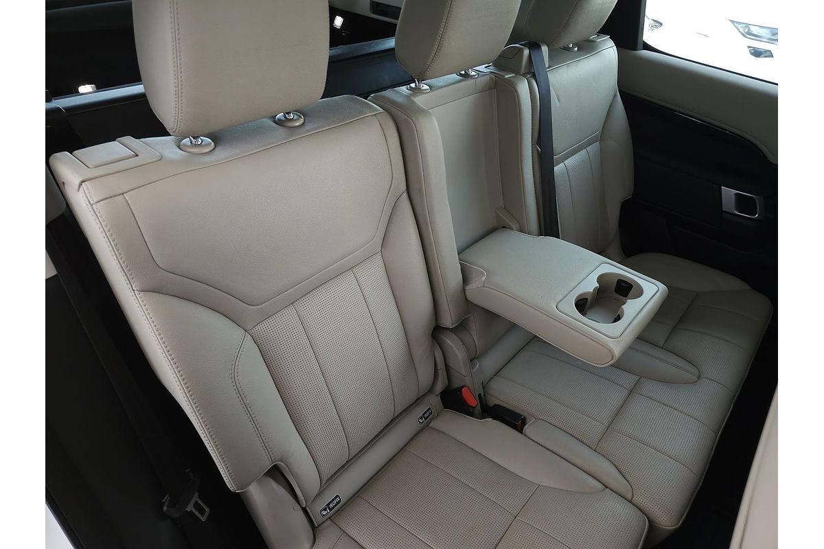 2019 Land Rover Discovery SD4 SE Series 5