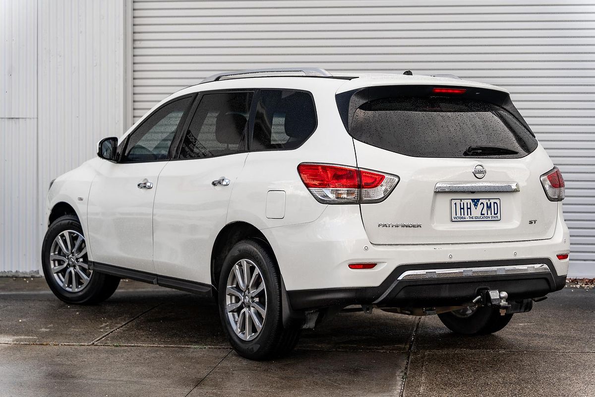 2016 Nissan Pathfinder ST R52