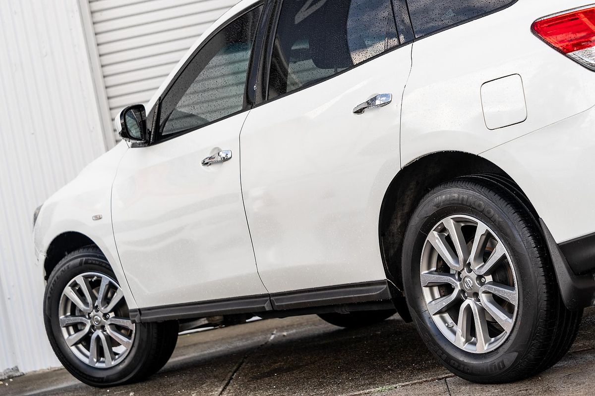 2016 Nissan Pathfinder ST R52