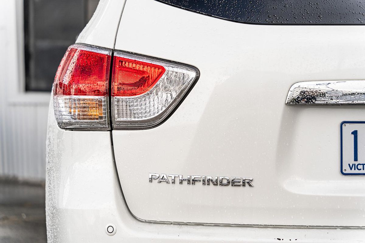 2016 Nissan Pathfinder ST R52
