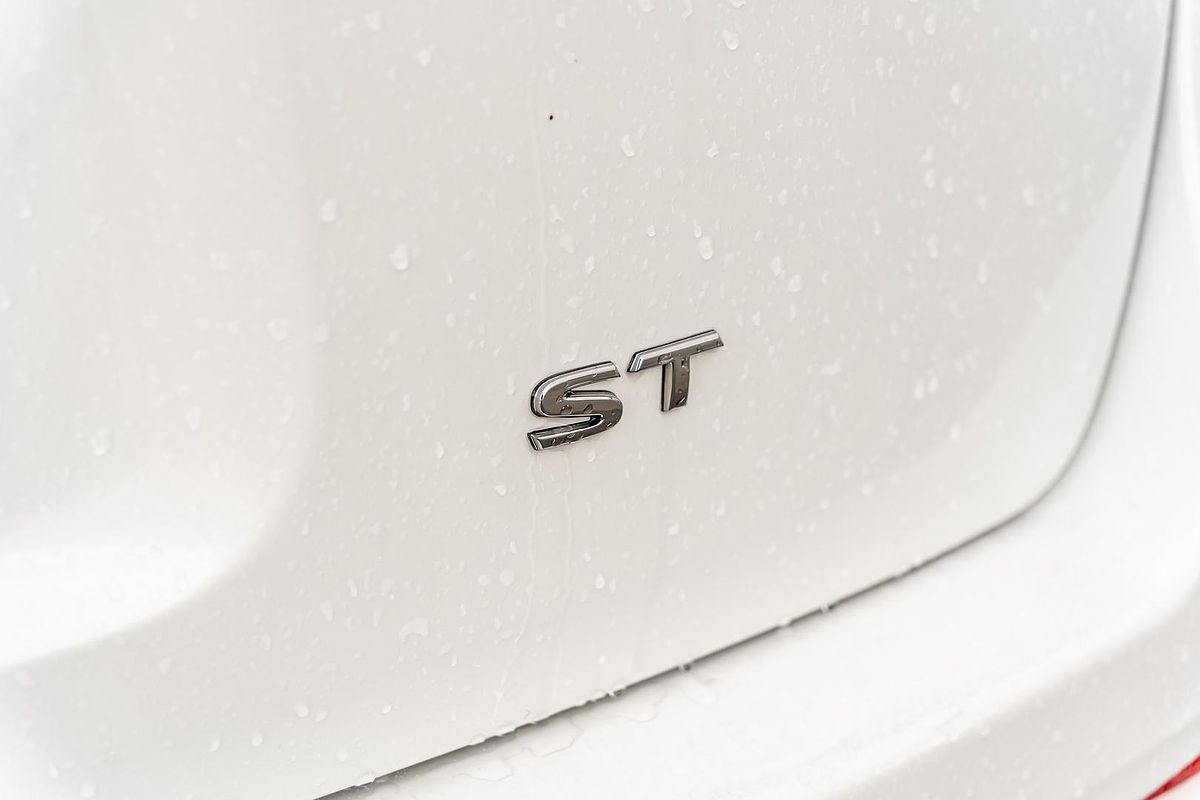 2016 Nissan Pathfinder ST R52