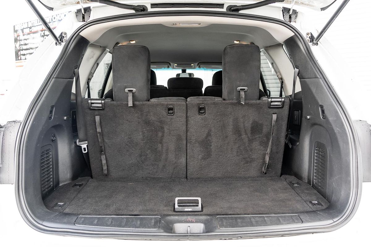 2016 Nissan Pathfinder ST R52