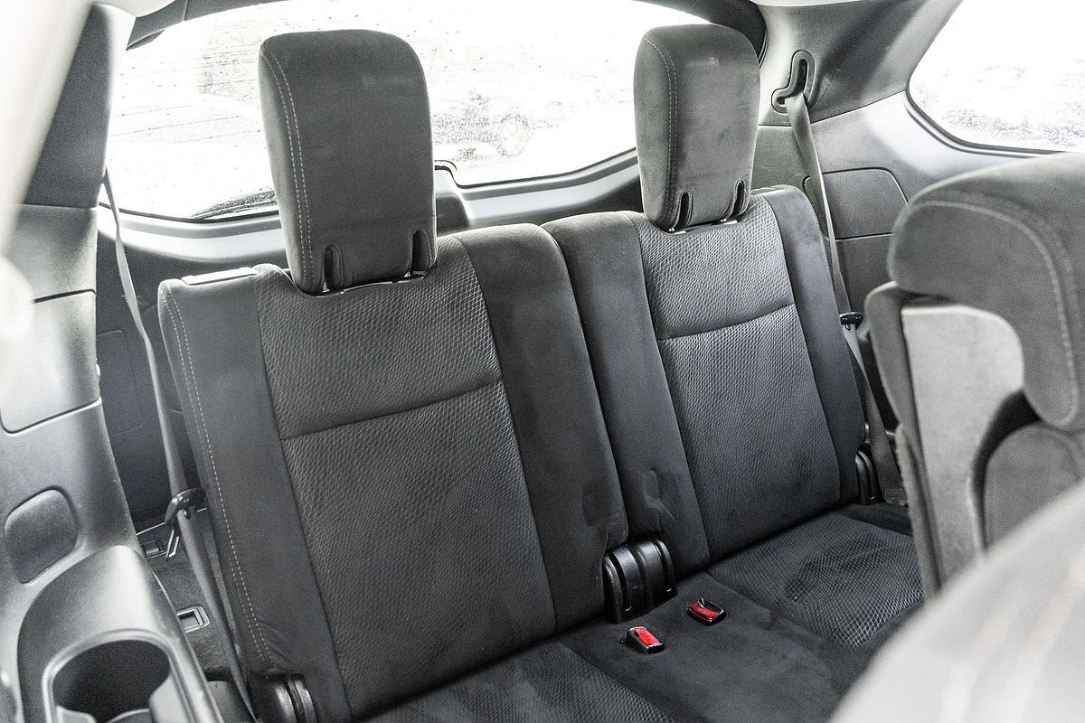 2016 Nissan Pathfinder ST R52