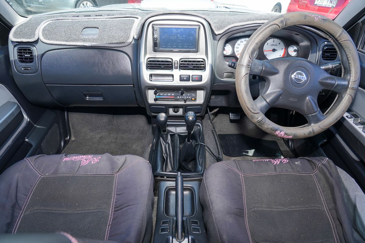 2013 Nissan Navara ST-R D22 4X4