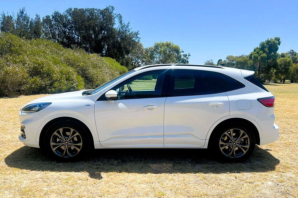 2022 Ford Escape ST-Line ZH