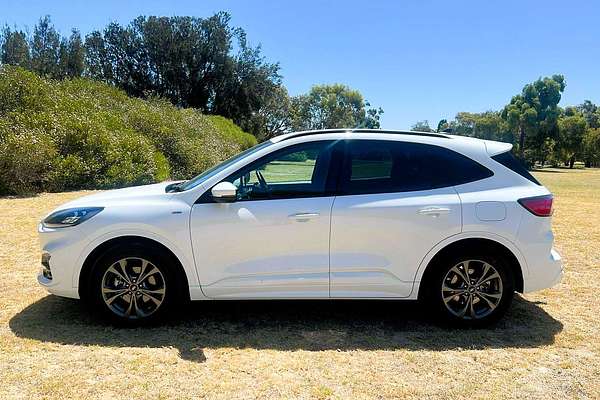 2022 Ford Escape ST-Line ZH