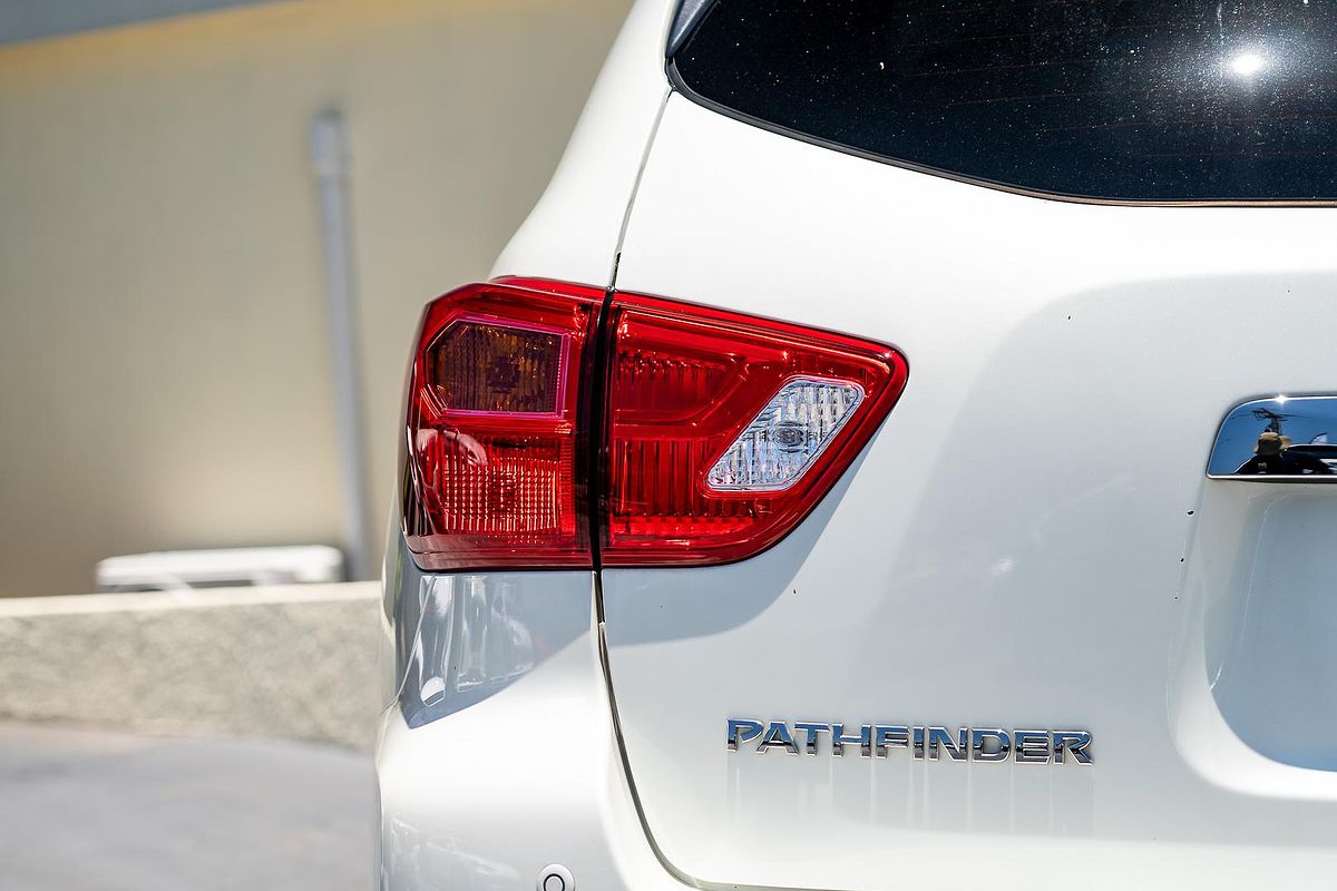 2017 Nissan Pathfinder ST R52 Series II
