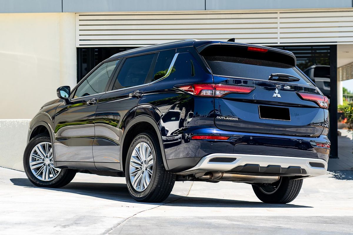 2023 Mitsubishi Outlander LS ZM