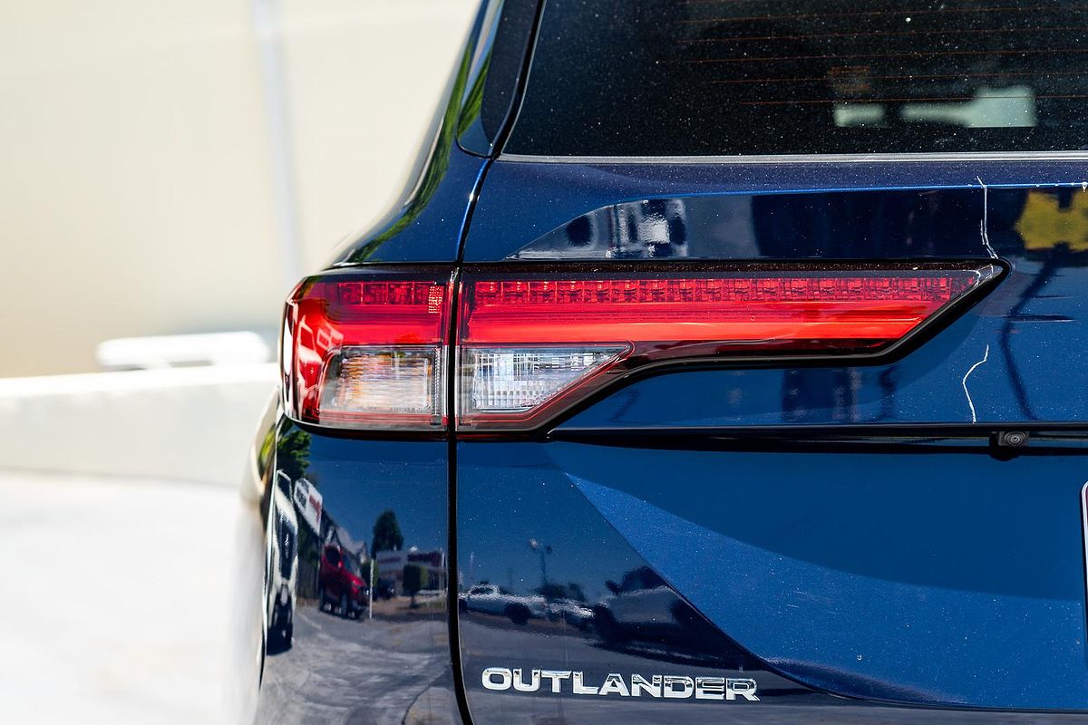 2023 Mitsubishi Outlander LS ZM