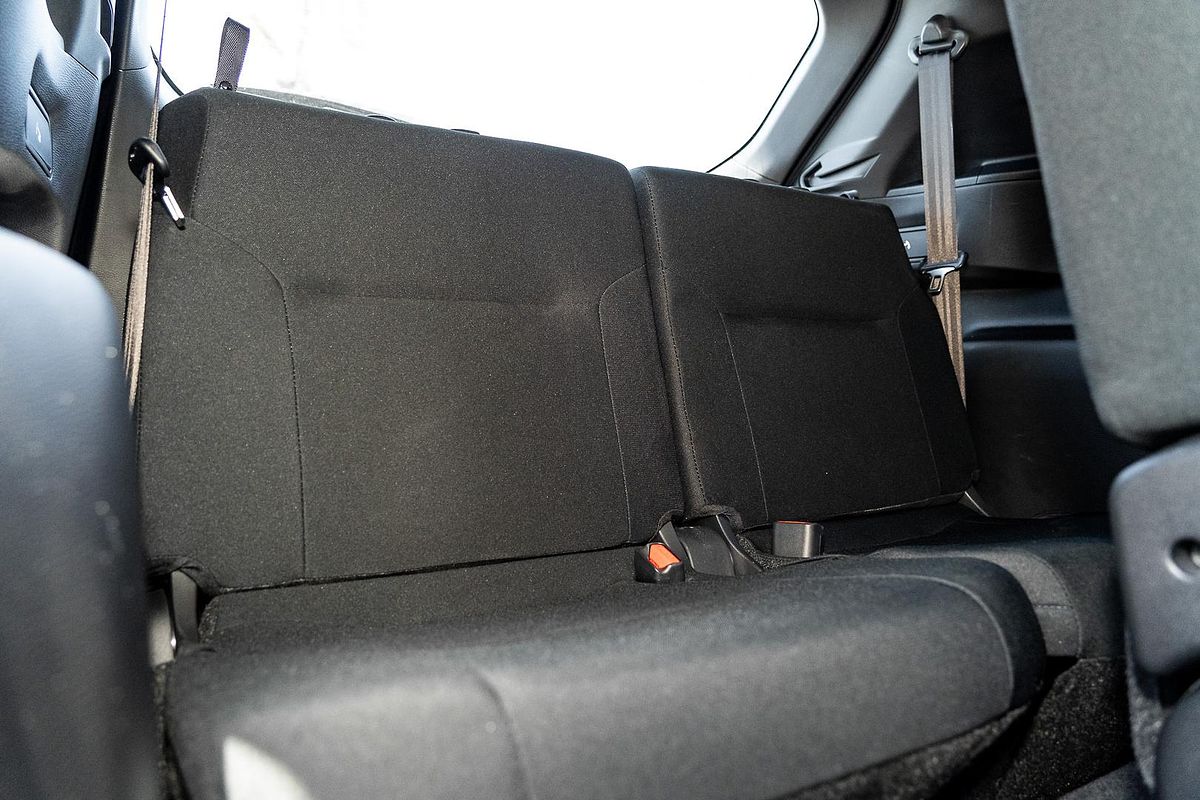 2023 Mitsubishi Outlander LS ZM