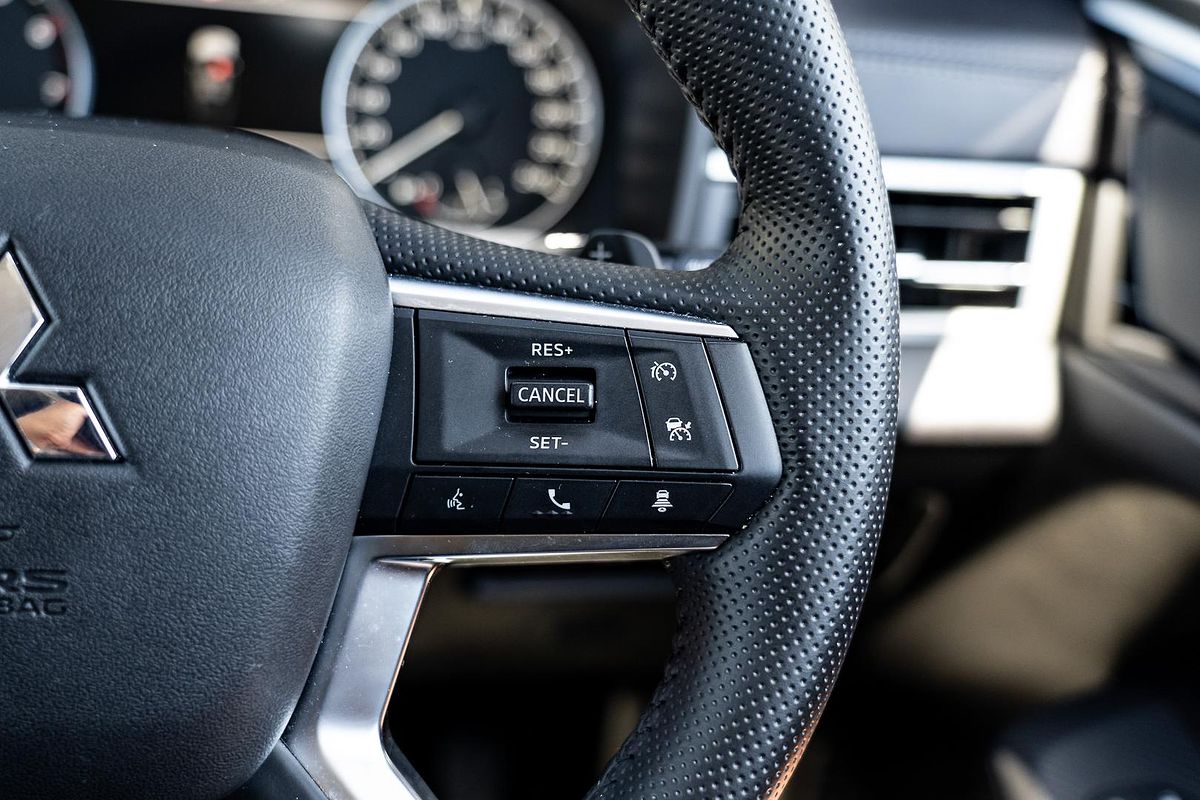 2023 Mitsubishi Outlander LS ZM