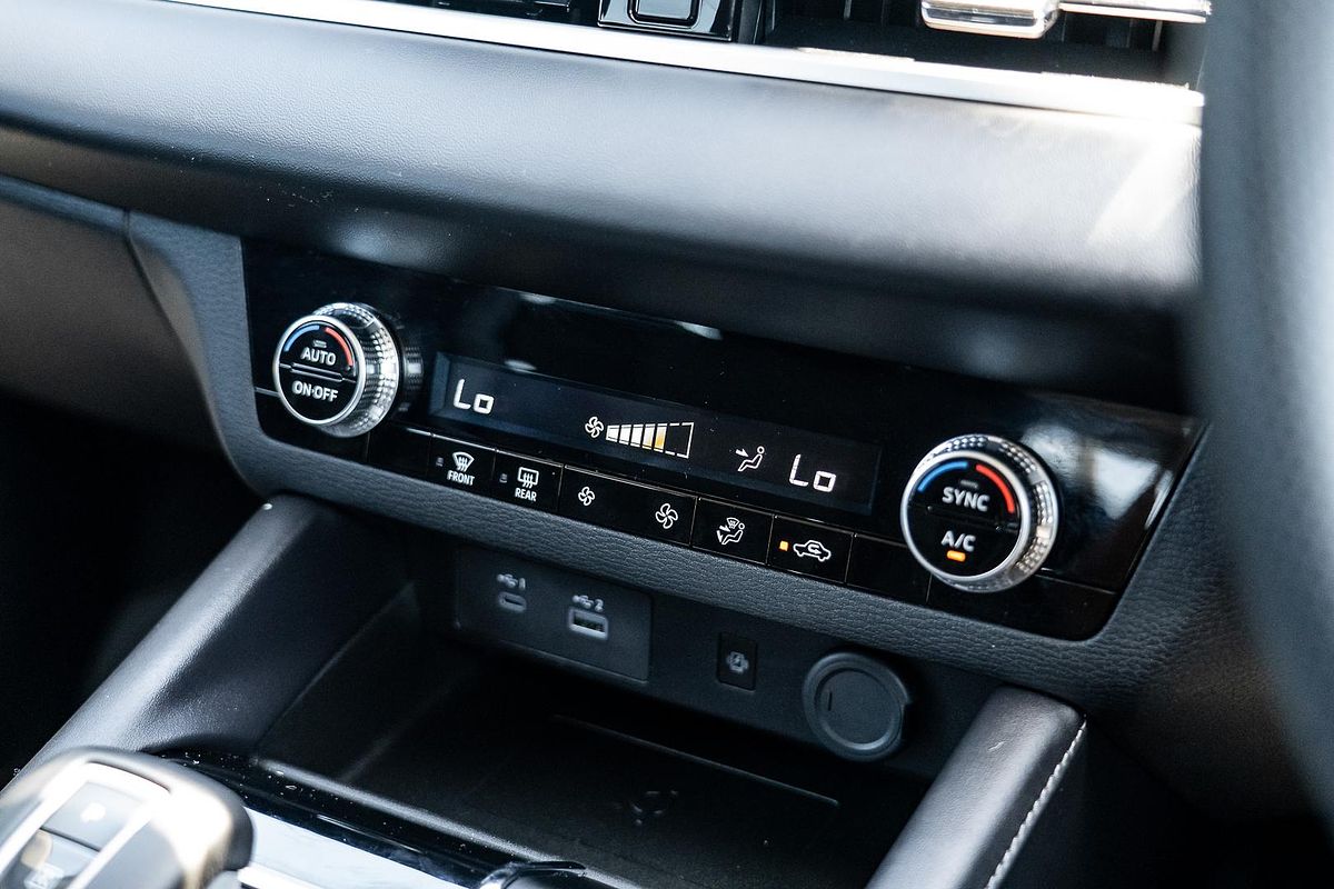 2023 Mitsubishi Outlander LS ZM