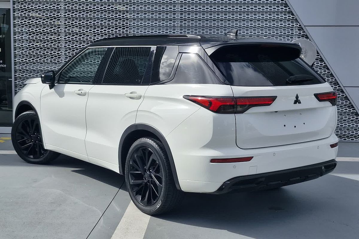 2022 Mitsubishi Outlander Exceed ZM