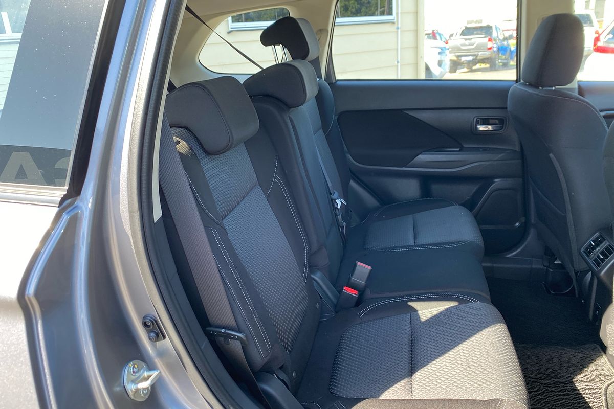 2020 Mitsubishi Outlander ES ZL