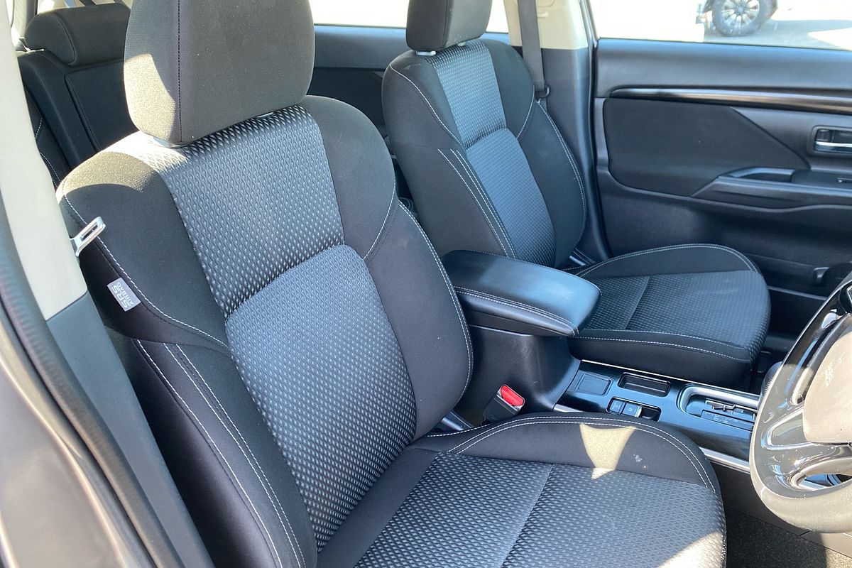 2020 Mitsubishi Outlander ES ZL