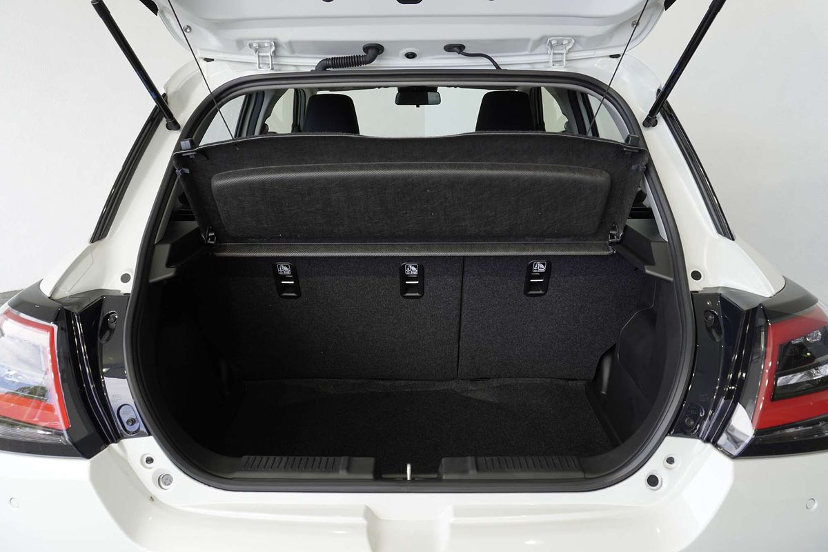2024 Suzuki Swift Hybrid Plus UZ