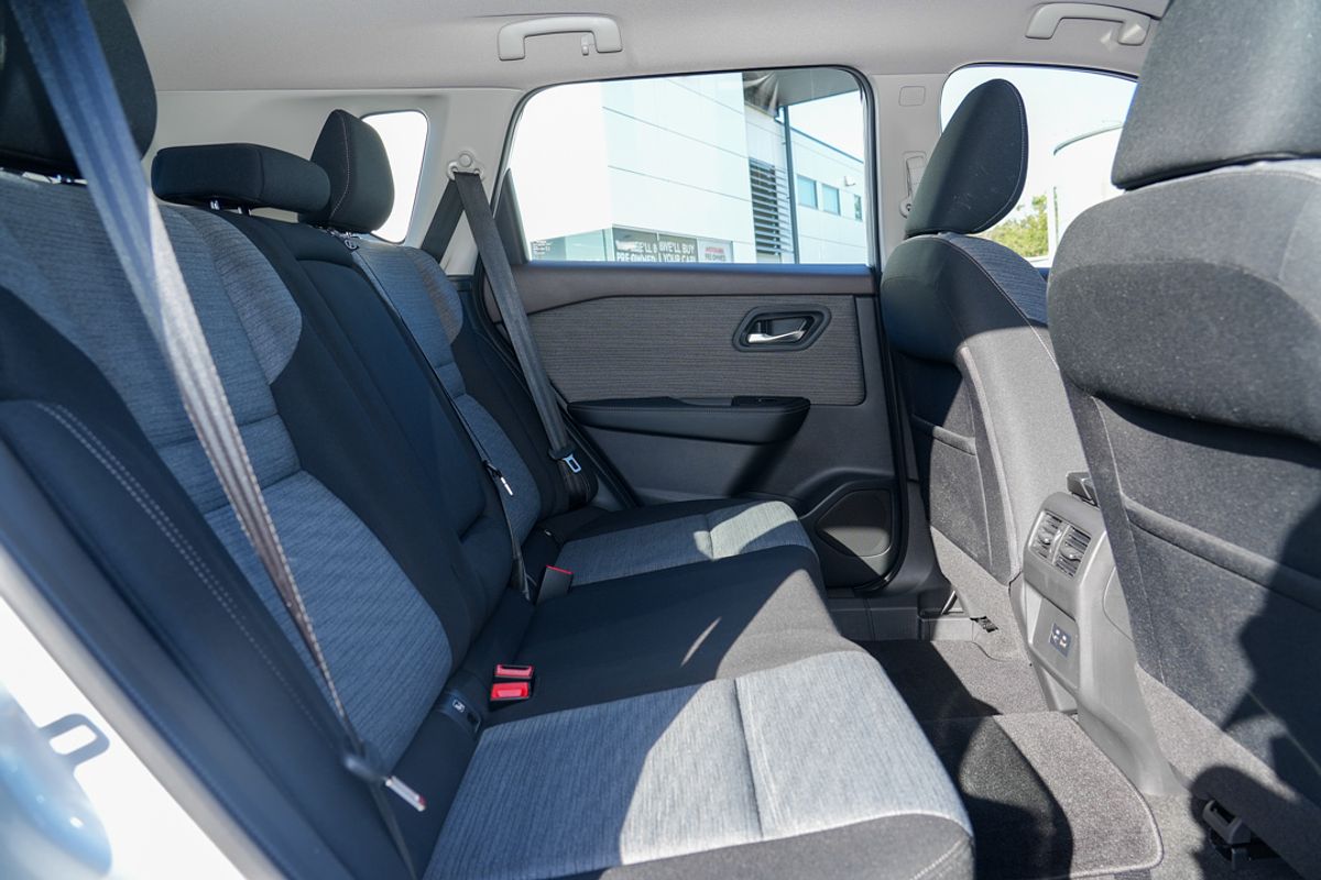 2023 Nissan X-TRAIL ST T33