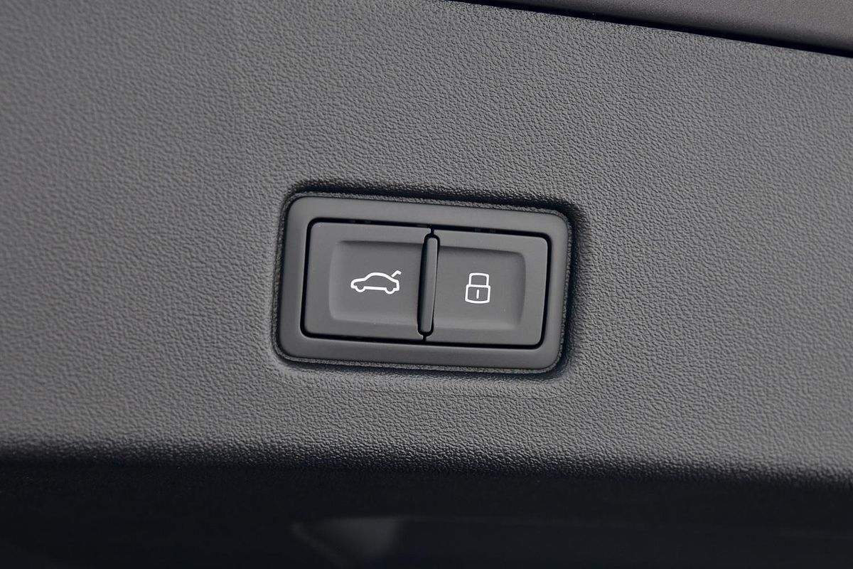 2024 Audi Q4 e-tron 55 F4