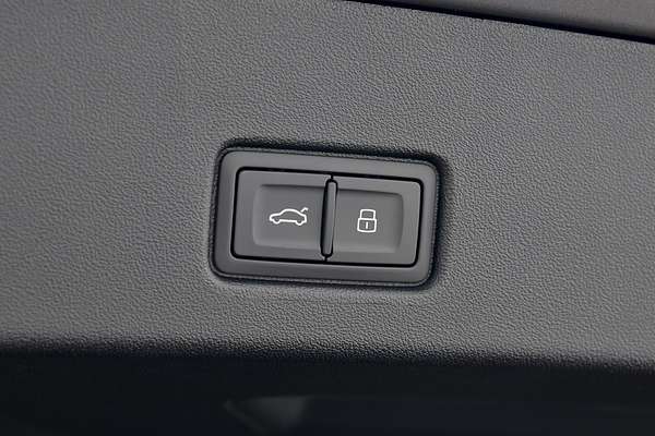 2024 Audi Q4 e-tron 55 F4