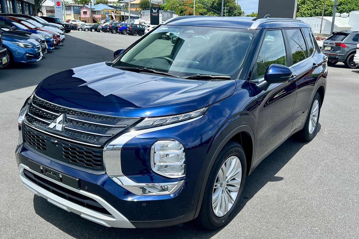 2023 Mitsubishi Outlander LS ZM