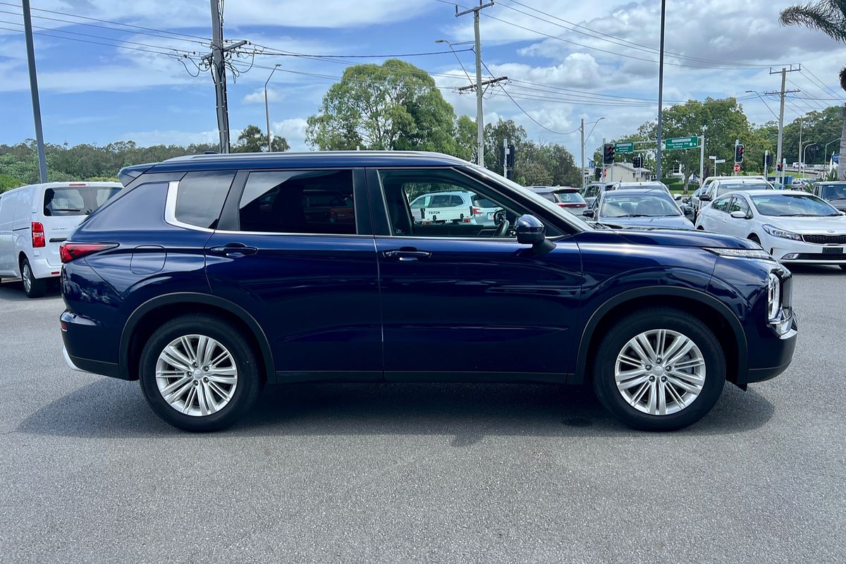 2023 Mitsubishi Outlander LS ZM