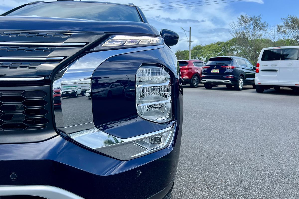 2023 Mitsubishi Outlander LS ZM