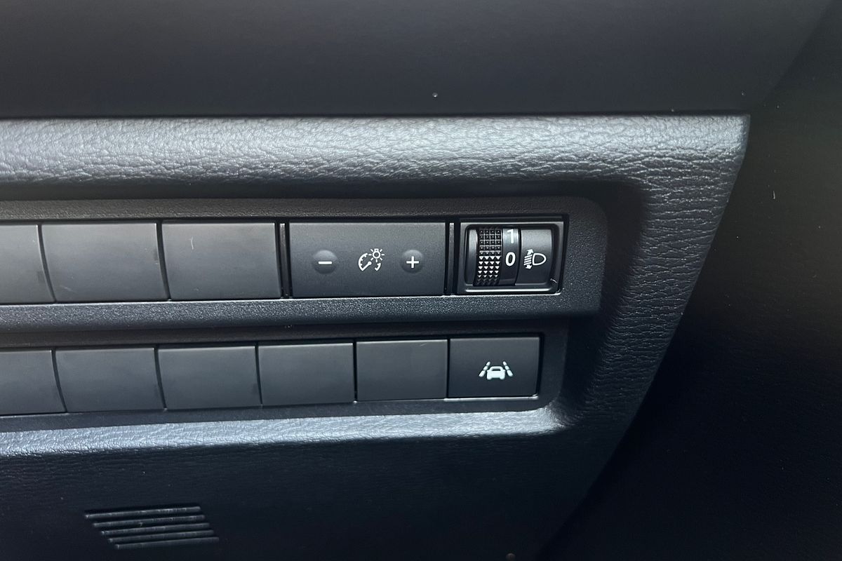 2023 Mitsubishi Outlander LS ZM