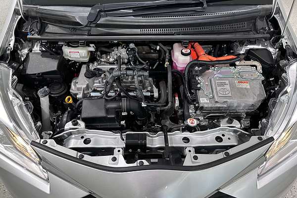 2019 Toyota Vitz Hybrid F NHP130
