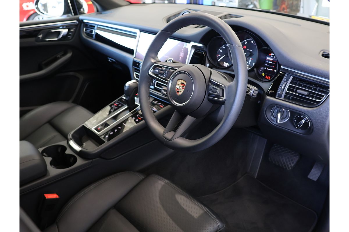 2023 Porsche Macan 95B