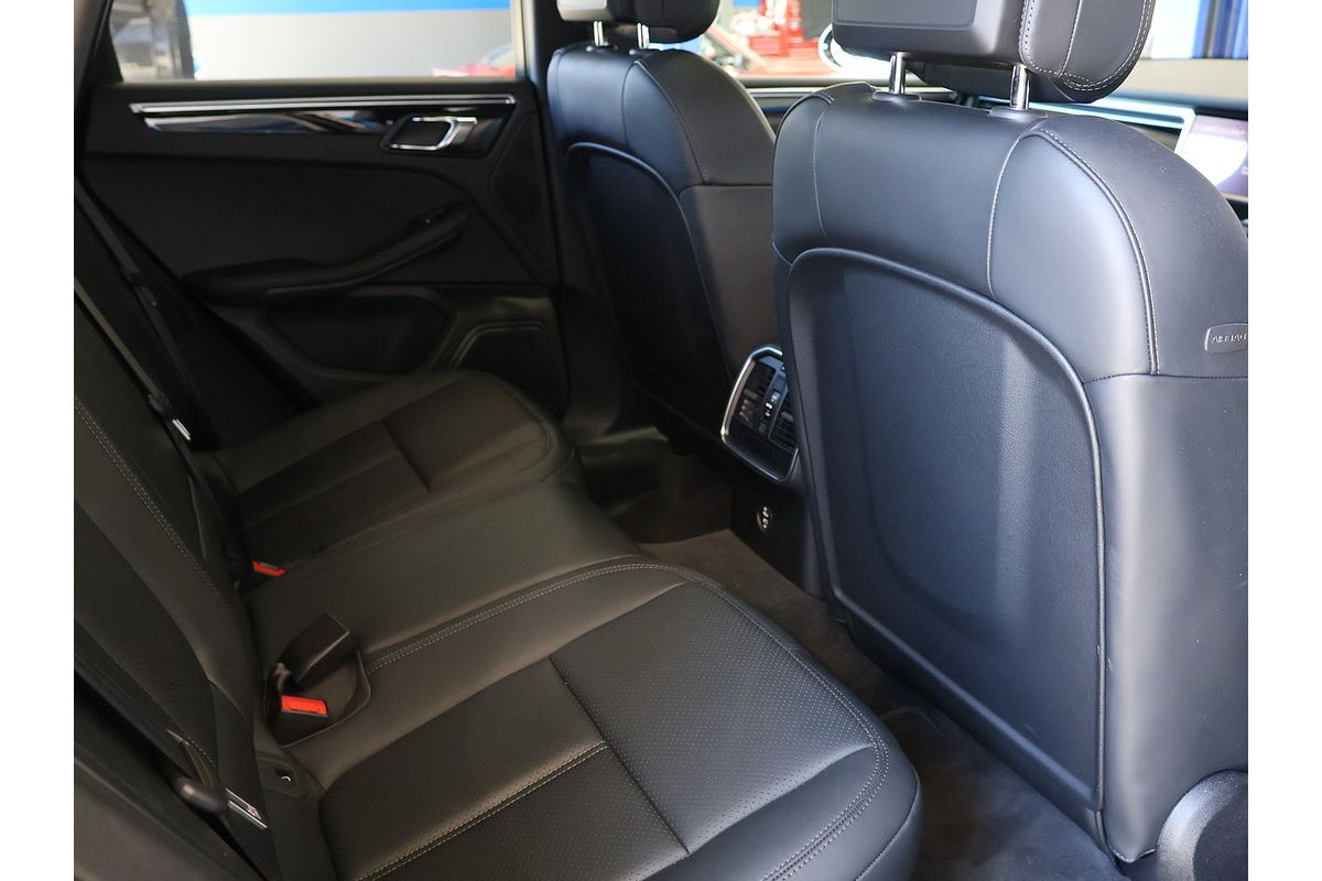 2023 Porsche Macan 95B