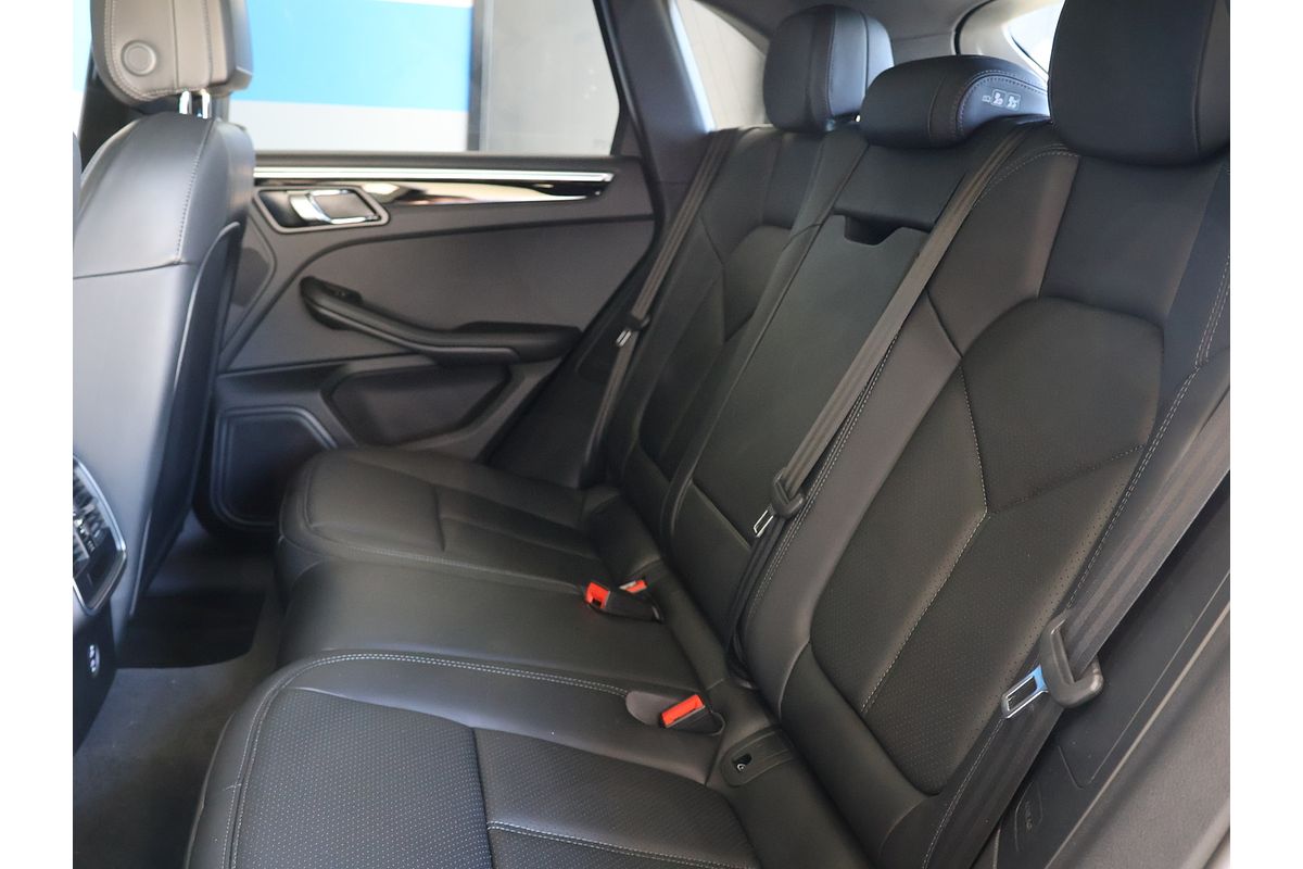 2023 Porsche Macan 95B