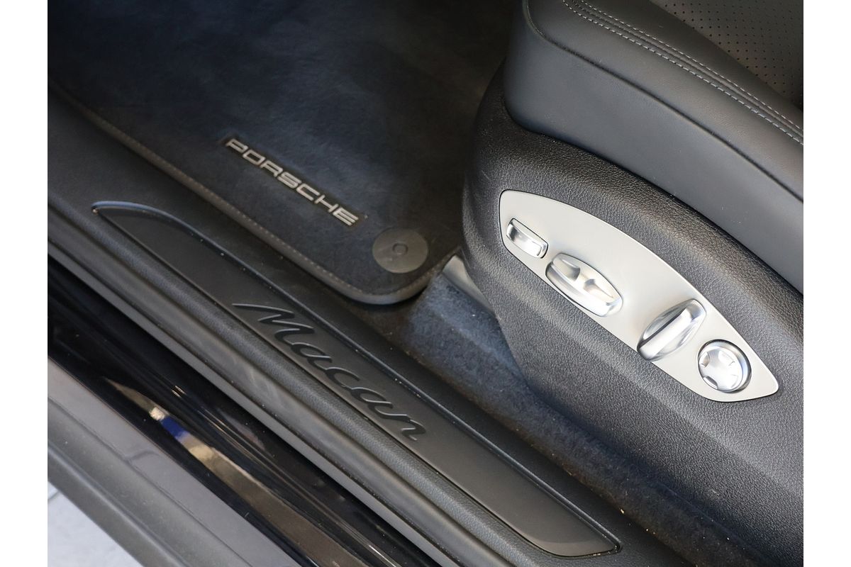 2023 Porsche Macan 95B