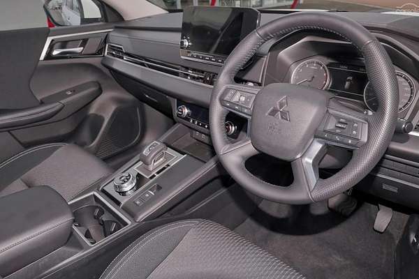 2024 Mitsubishi Outlander LS ZM AWD