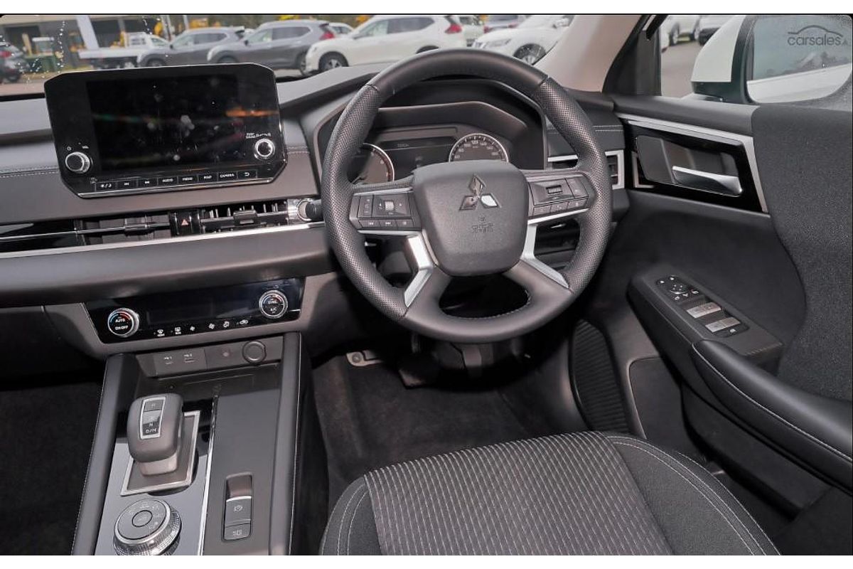 2024 Mitsubishi Outlander LS ZM AWD