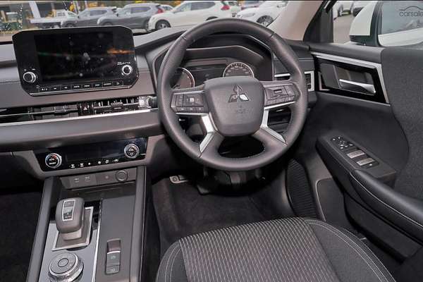 2024 Mitsubishi Outlander LS ZM AWD