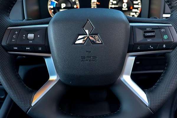 2024 Mitsubishi Outlander Exceed ZM AWD