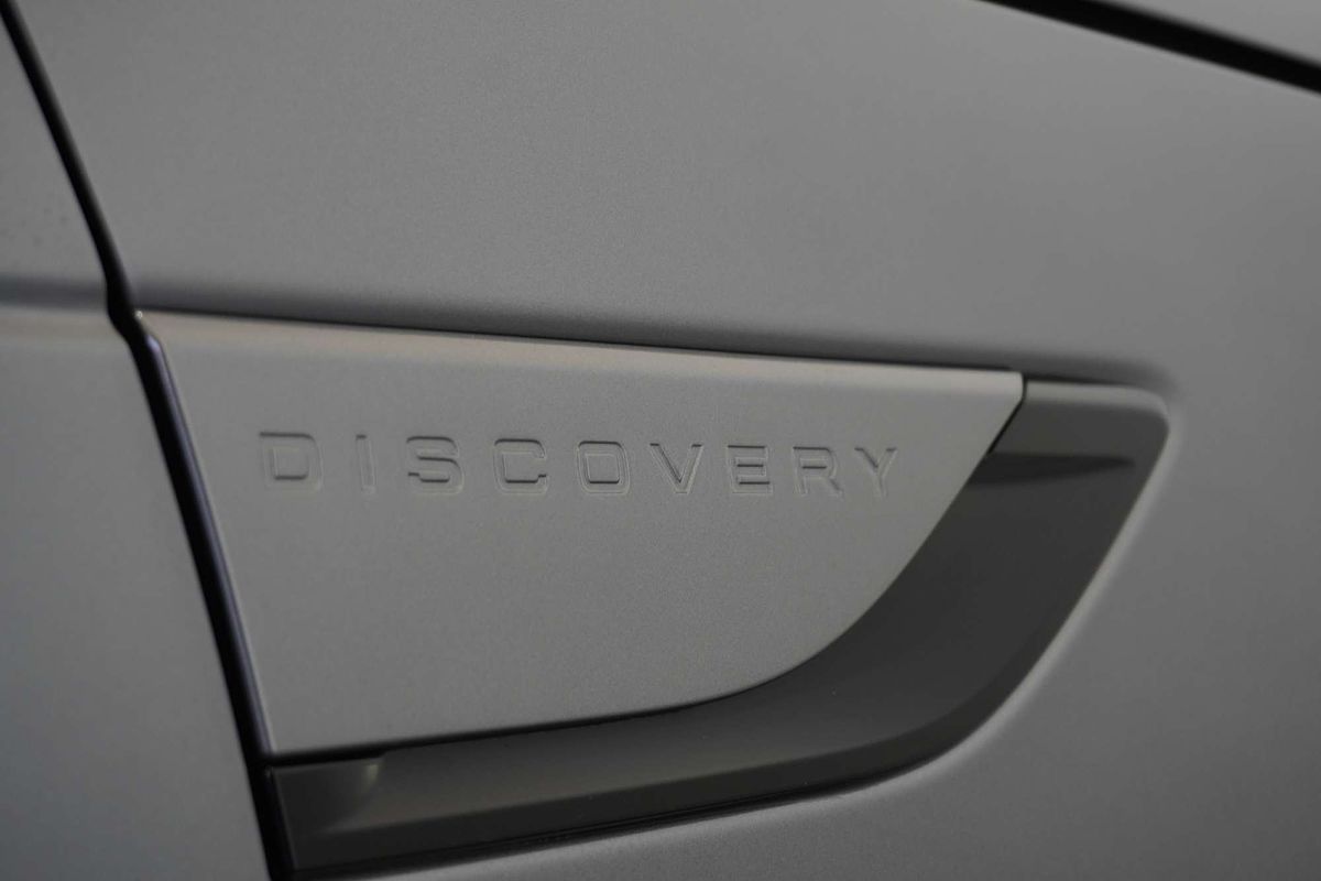 2024 Land Rover Discovery D350 S Series 5