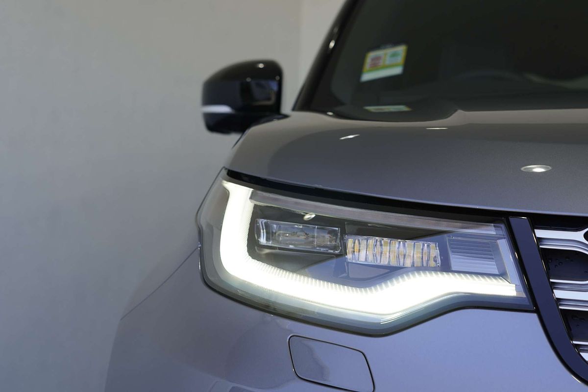 2024 Land Rover Discovery D350 S Series 5