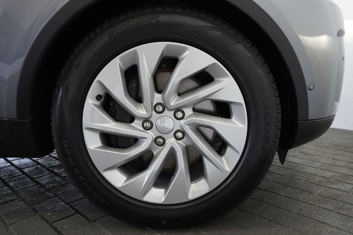 2024 Land Rover Discovery D350 S Series 5