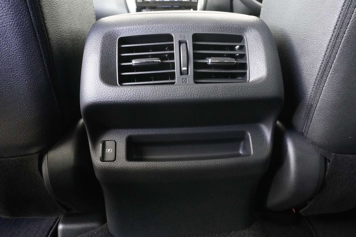2024 Nissan Navara ST-X D23 4X4