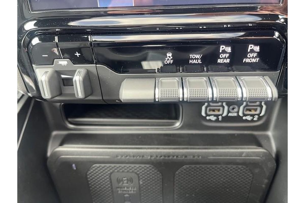 2024 RAM 1500 Laramie Sport RamBox DT 4X4 SWB