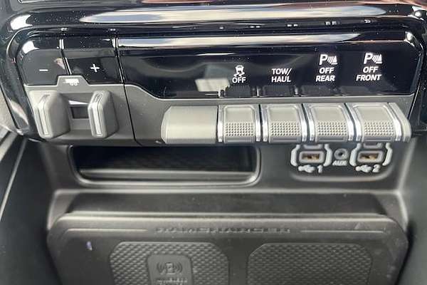 2024 RAM 1500 Laramie Sport RamBox DT 4X4 SWB