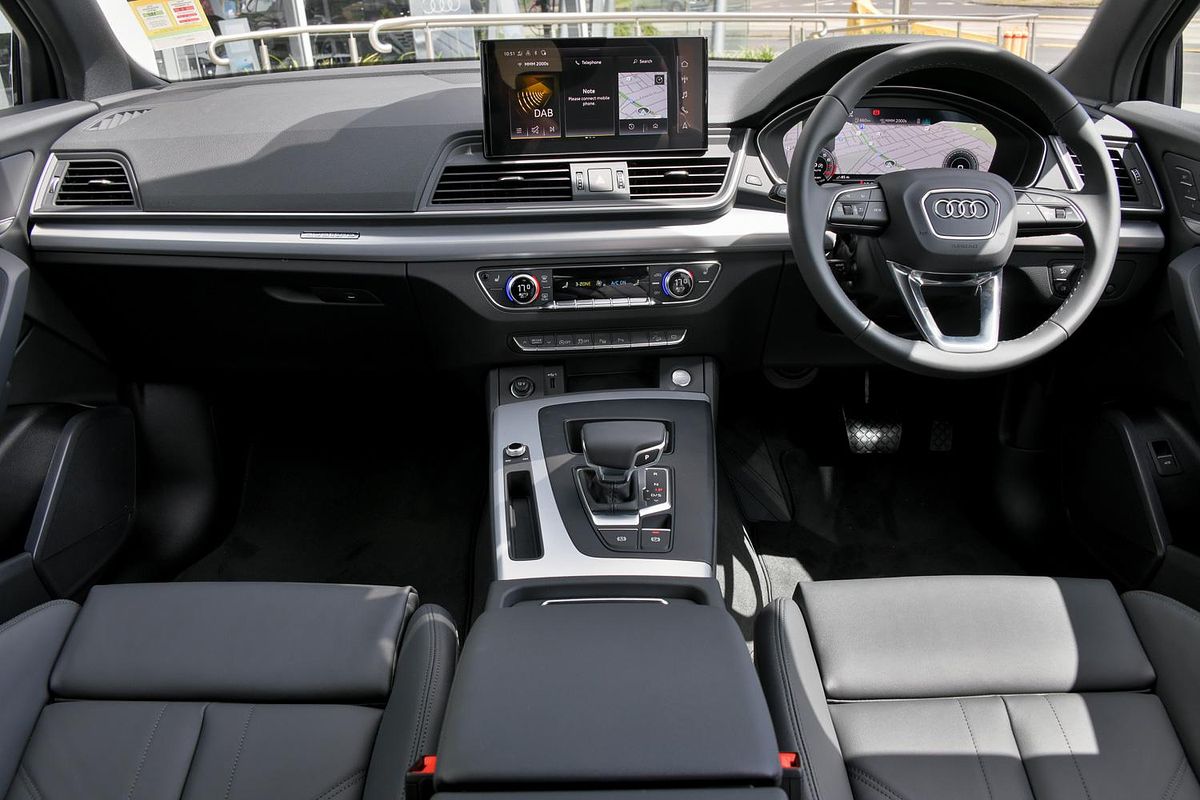 2024 Audi Q5 45 TFSI Sport FY