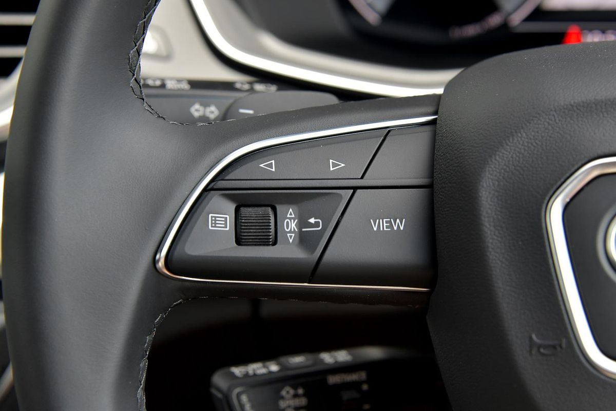 2024 Audi Q5 45 TFSI Sport FY